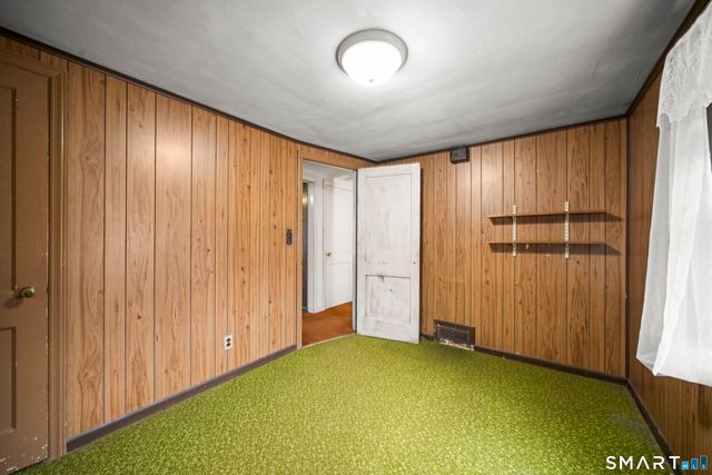 9 Foxcroft Road, Enfield, CT 06082