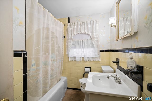 9 Foxcroft Road, Enfield, CT 06082