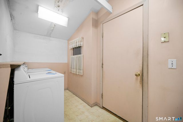 9 Foxcroft Road, Enfield, CT 06082