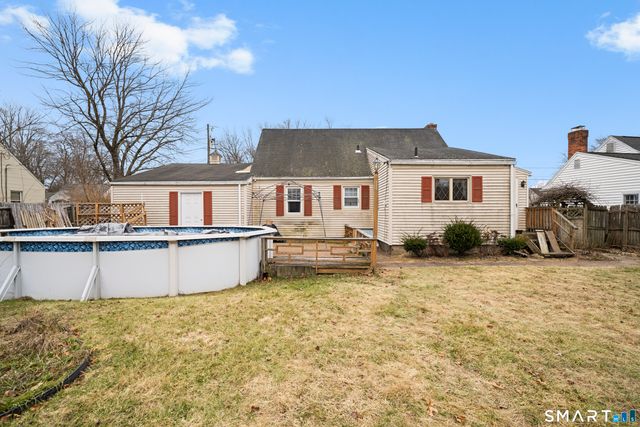 9 Foxcroft Road, Enfield, CT 06082