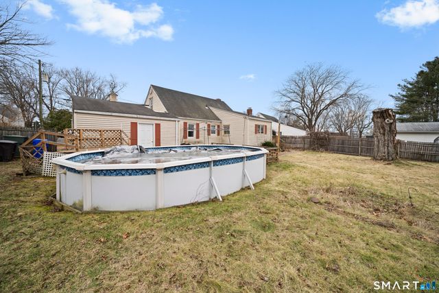 9 Foxcroft Road, Enfield, CT 06082