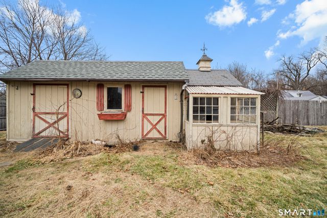 9 Foxcroft Road, Enfield, CT 06082