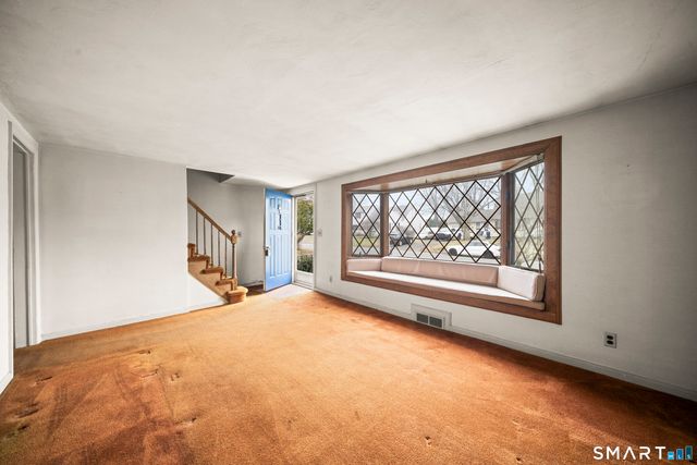 9 Foxcroft Road, Enfield, CT 06082