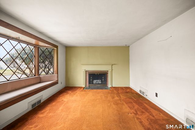 9 Foxcroft Road, Enfield, CT 06082