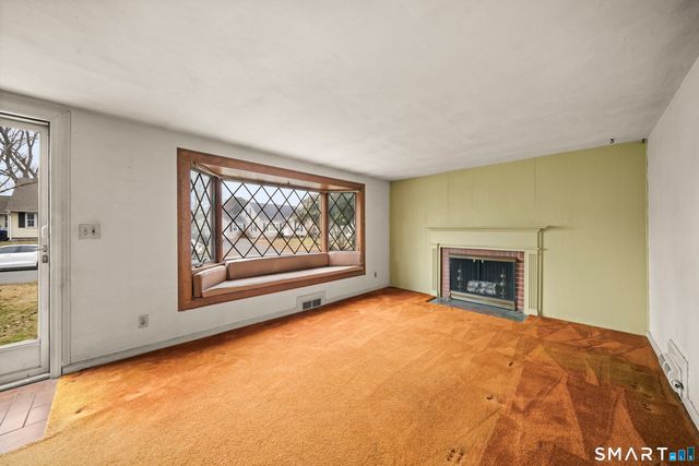 9 Foxcroft Road, Enfield, CT 06082