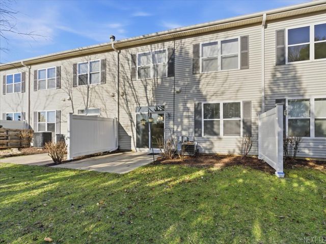 472 Majestic Lane, Oswego, IL 60543