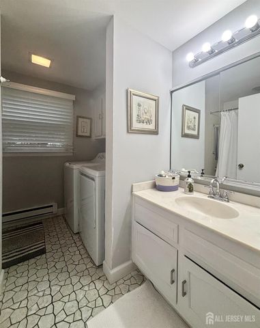451 Roxbury Lane A, Monroe, NJ 08831