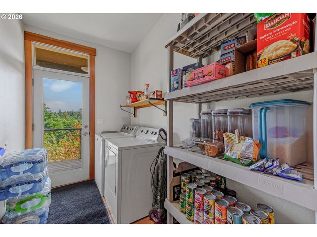 29455 GREGORY Rd, Rainier, OR 97048