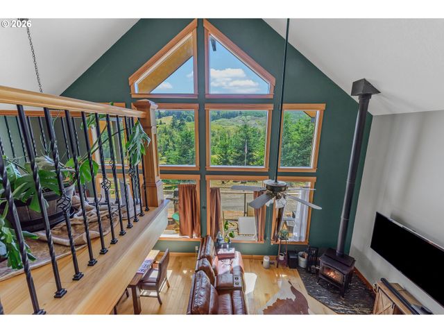 29455 GREGORY Rd, Rainier, OR 97048