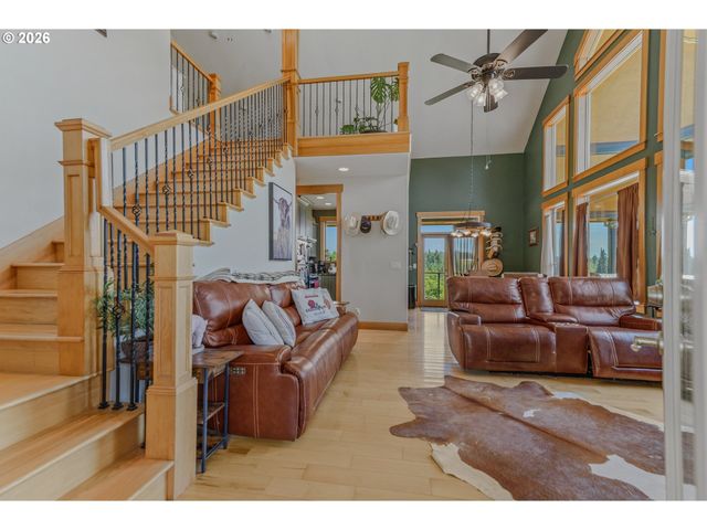 29455 GREGORY Rd, Rainier, OR 97048