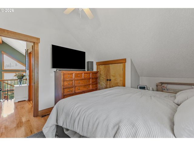 29455 GREGORY Rd, Rainier, OR 97048