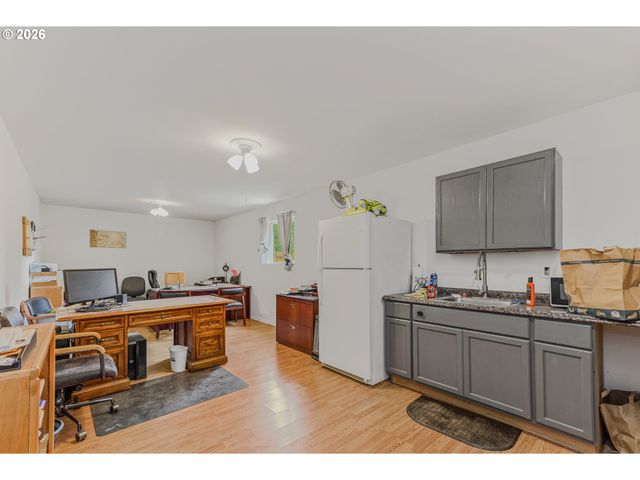 29455 GREGORY Rd, Rainier, OR 97048