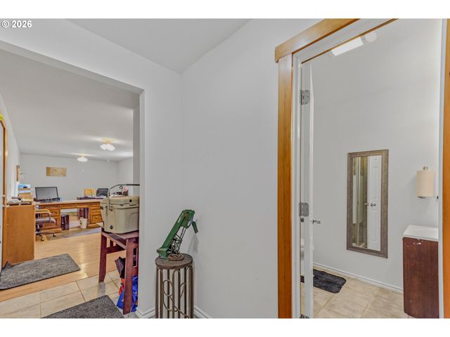 29455 GREGORY Rd, Rainier, OR 97048