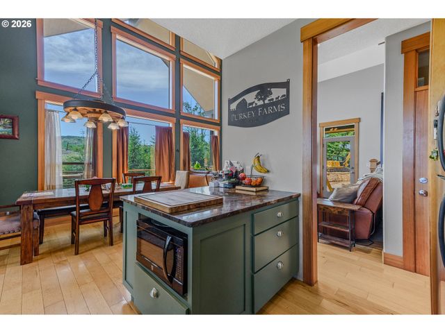 29455 GREGORY Rd, Rainier, OR 97048