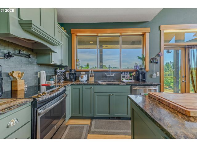 29455 GREGORY Rd, Rainier, OR 97048