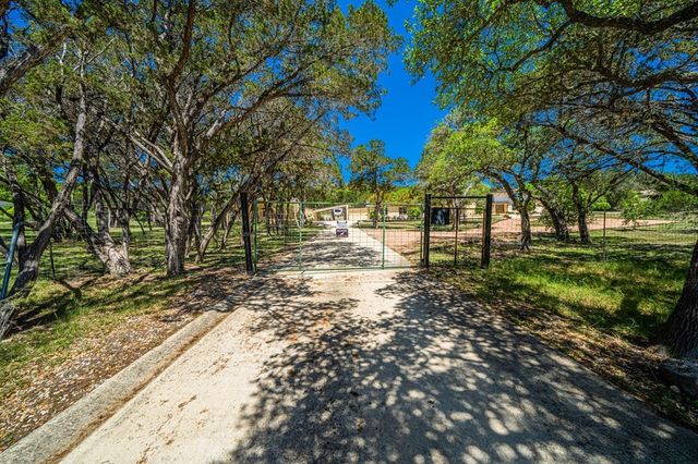 2180 Medina Hwy, Kerrville, TX 78028