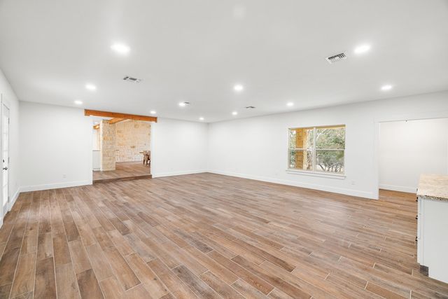 2180 Medina Hwy, Kerrville, TX 78028