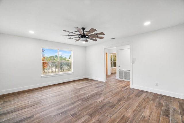 2180 Medina Hwy, Kerrville, TX 78028