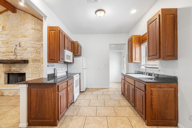 2180 Medina Hwy, Kerrville, TX 78028