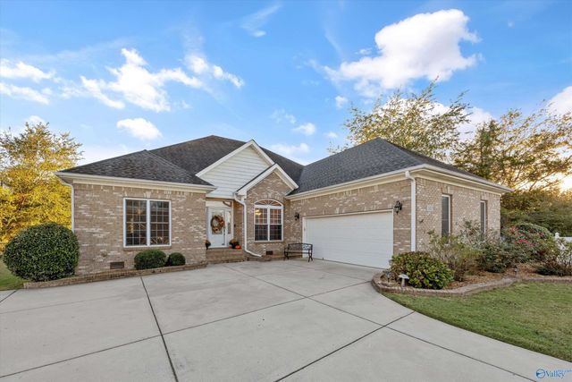 102 Campfire Circle, Meridianville, AL 35759