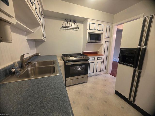 6508 Eva CIR, Norfolk, VA 23509