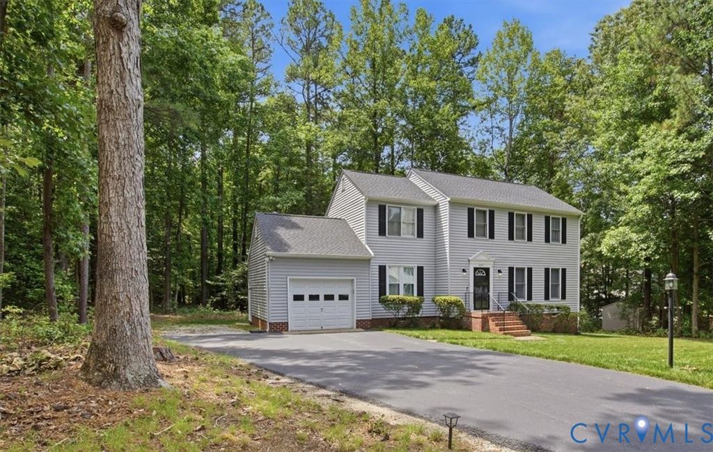 4907 Cane Mill Ln, North Chesterfield, VA 23236