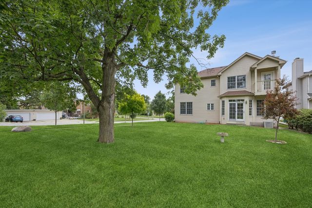 202 W Willow Street, Lombard, IL 60148