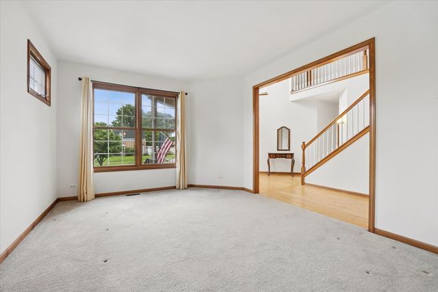 202 W Willow Street, Lombard, IL 60148