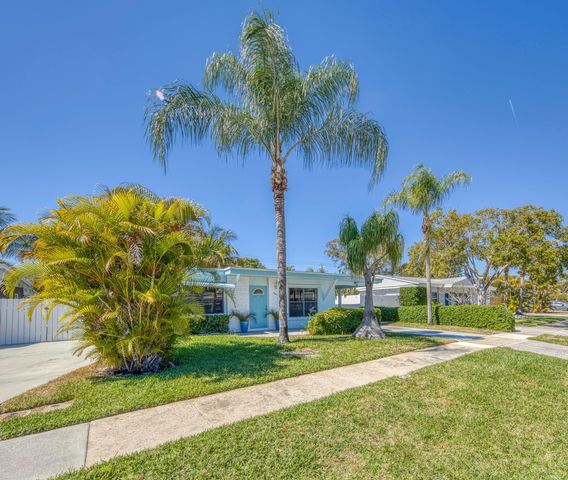 341 Pinewood Street, Lantana, FL 33462