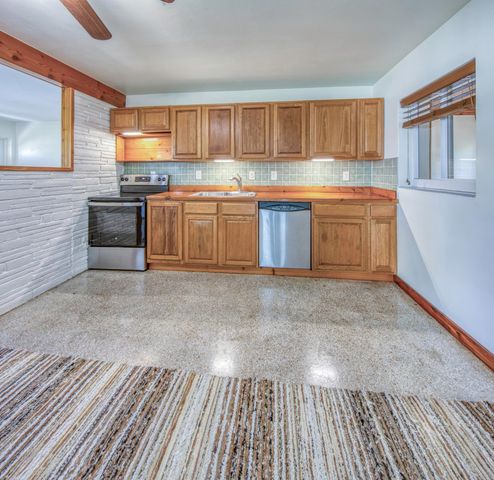 341 Pinewood Street, Lantana, FL 33462