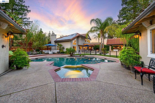 3341 Sorrel Downs Ct, Pleasanton, CA 94588