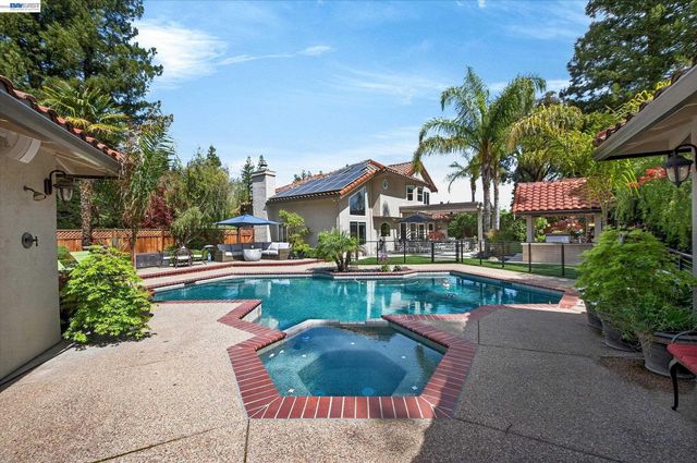 3341 Sorrel Downs Ct, Pleasanton, CA 94588