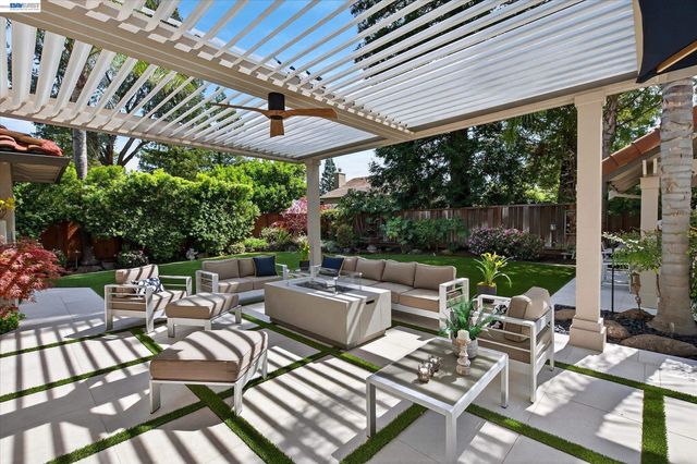 3341 Sorrel Downs Ct, Pleasanton, CA 94588