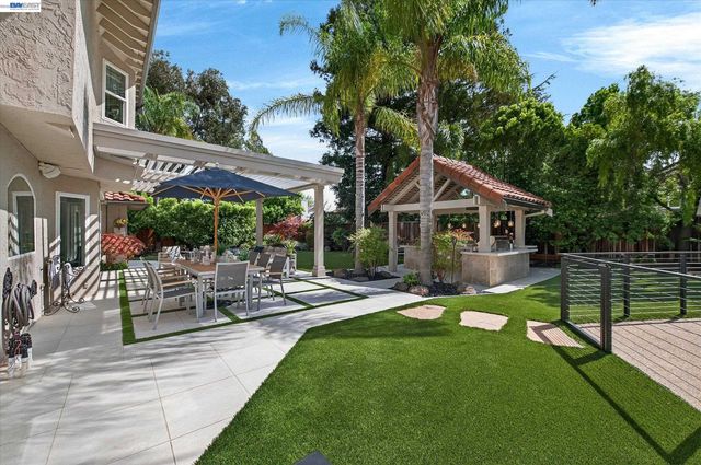 3341 Sorrel Downs Ct, Pleasanton, CA 94588