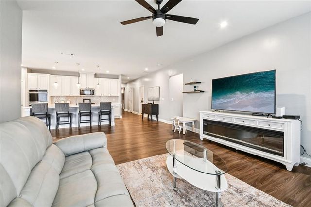 1114 Hibiscus Way SW, Mableton, GA 30126