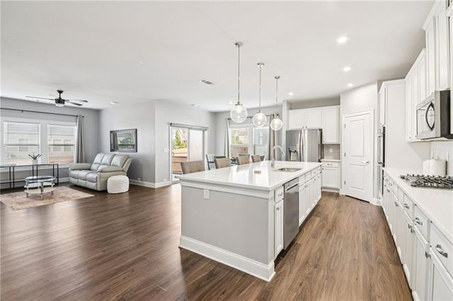 1114 Hibiscus Way SW, Mableton, GA 30126