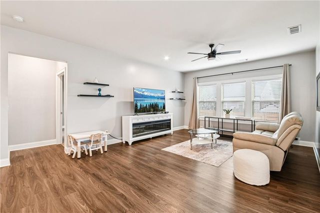 1114 Hibiscus Way SW, Mableton, GA 30126