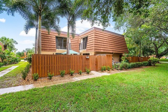 2428 24th Court, Jupiter, FL 33477