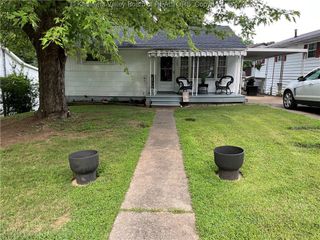 123 Valley Drive, Nitro, WV 25143