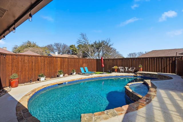 1809 Lake Crest Lane, Plano, TX 75023