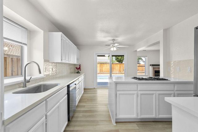 2309 Ridderkerk Cir, Modesto, CA 95356