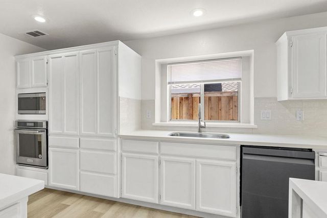 2309 Ridderkerk Cir, Modesto, CA 95356