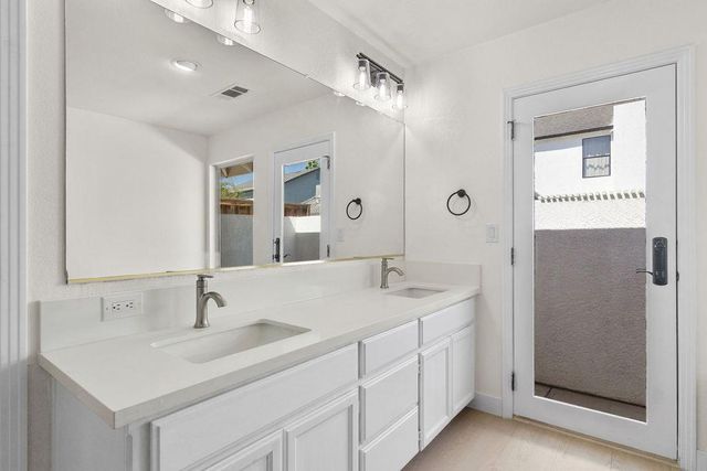 2309 Ridderkerk Cir, Modesto, CA 95356