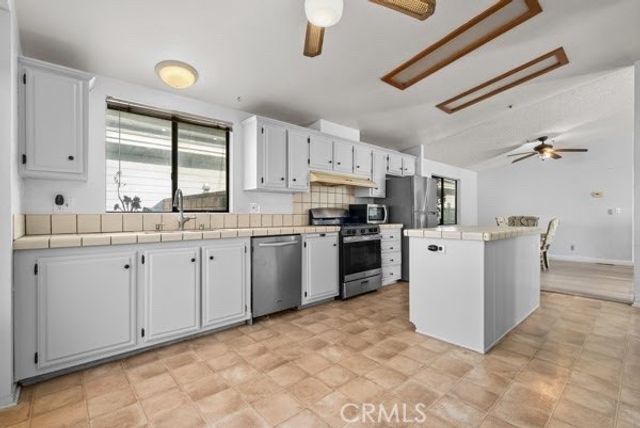 13691 Gavina Avenue 492, Sylmar, CA 91342