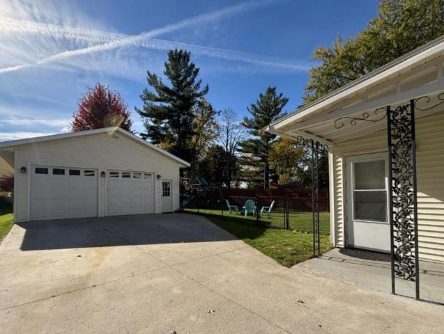 115 E GRISWOLD STREET, Ripon, WI 54971