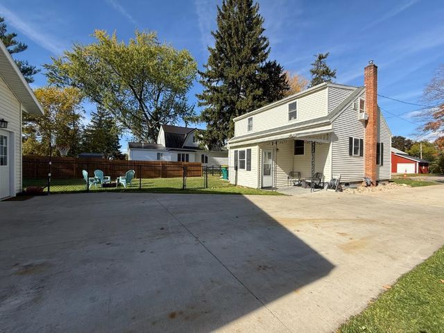 115 E GRISWOLD STREET, Ripon, WI 54971