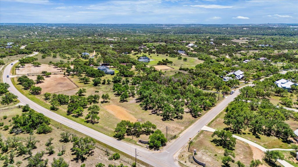 201 Medlin Creek LOOP, Dripping Springs, TX 78620