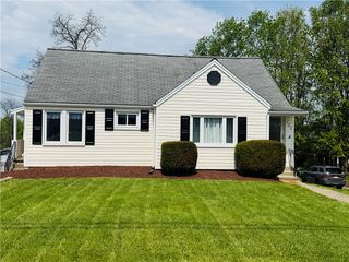 120 Arizona Dr, Lower Burrell, PA 15068