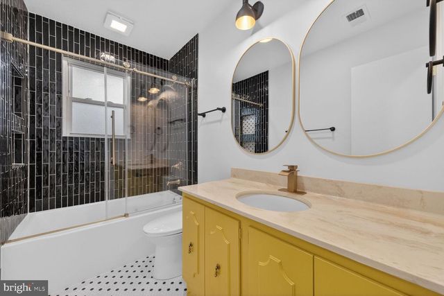 11523 VALE RD, Oakton, VA 22124