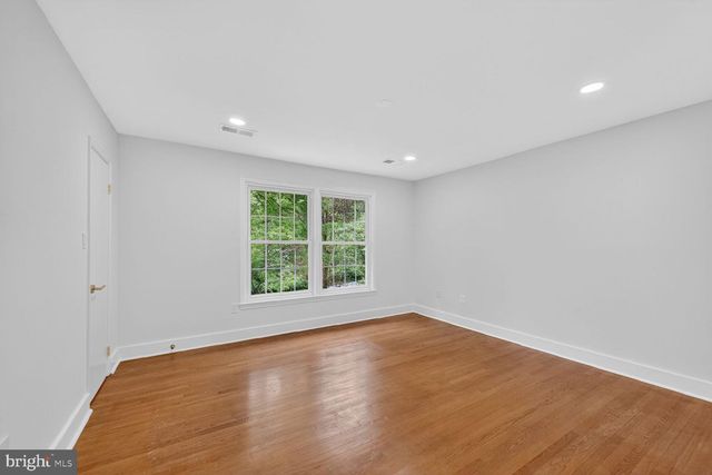 11523 VALE RD, Oakton, VA 22124